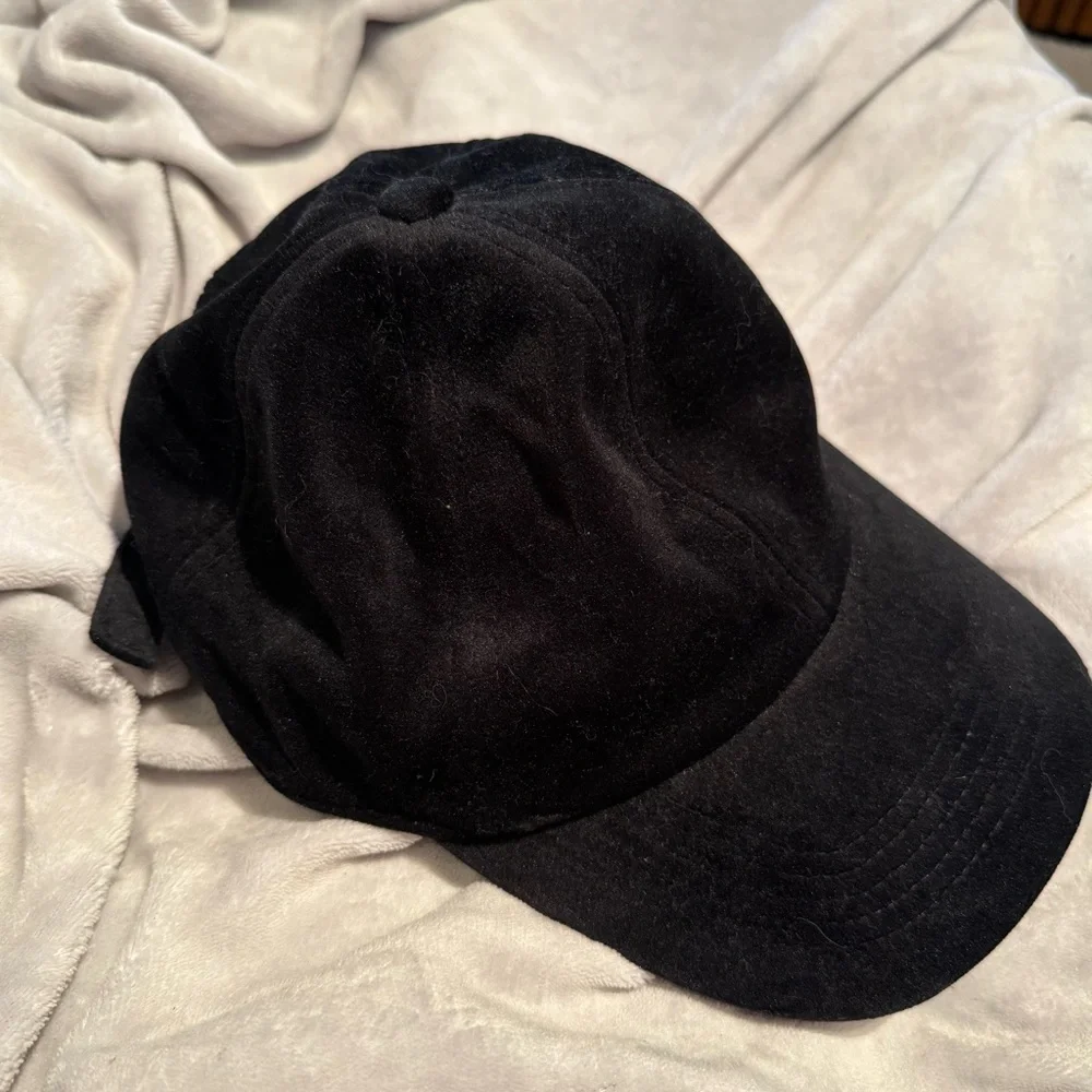 NWT Gap Velvet Baseball Cap Black adjustable